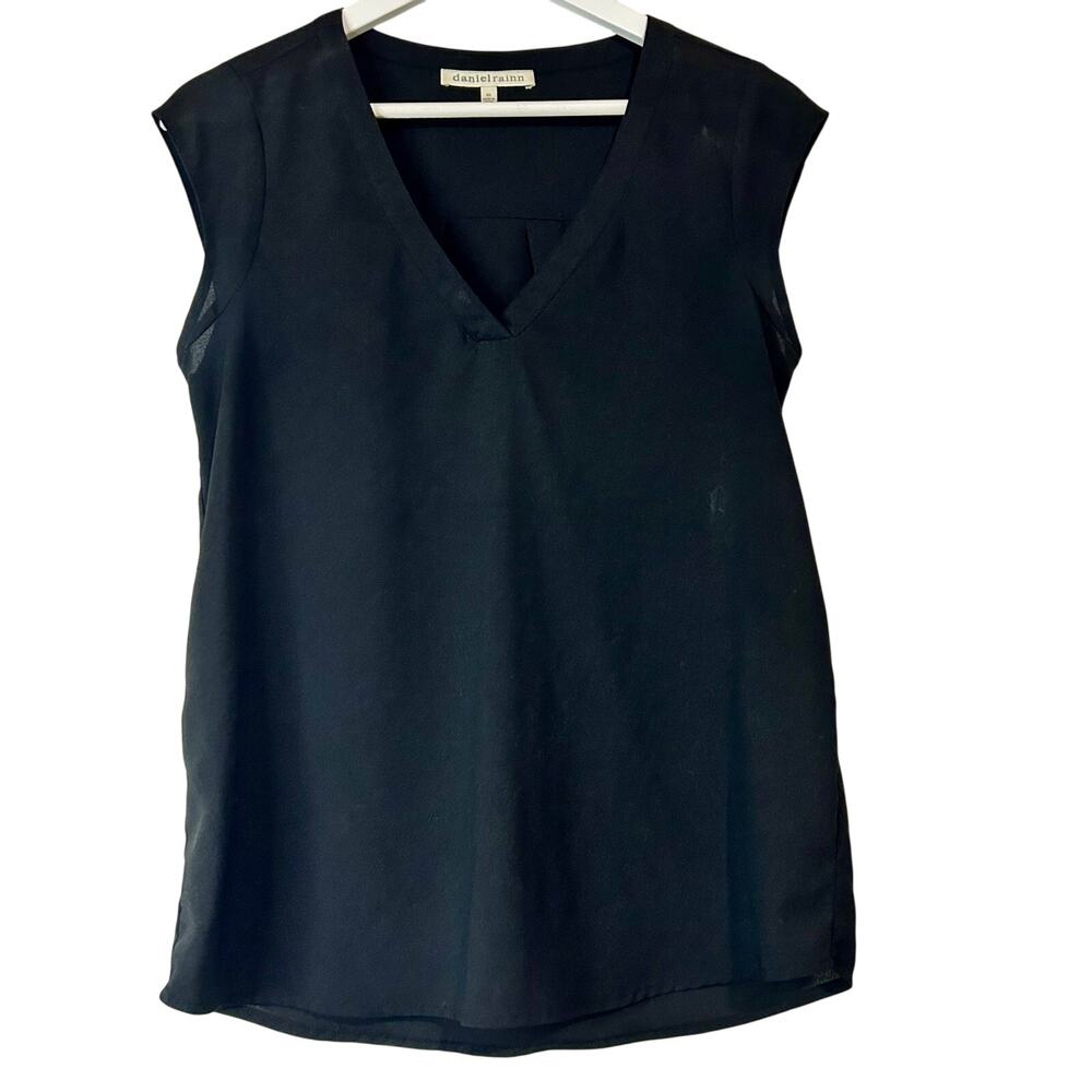 Daniel Rainn Women’s Sleeveless V-Neck Blouse Black Size XS EUC Workwear